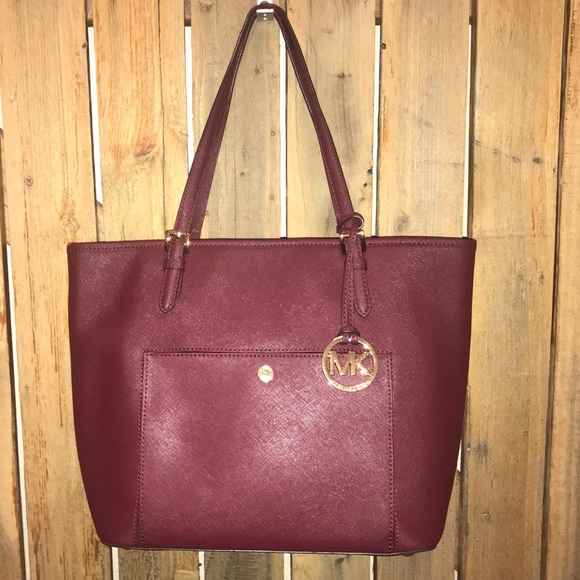 Michael Kors Handbags - Micheal Kors Medium Jet Set Pocket Tote